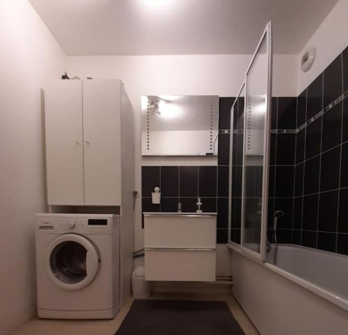 Joli Appartement Avec Jardin Et 2 Parkings Prives Argenteuil Esterno foto