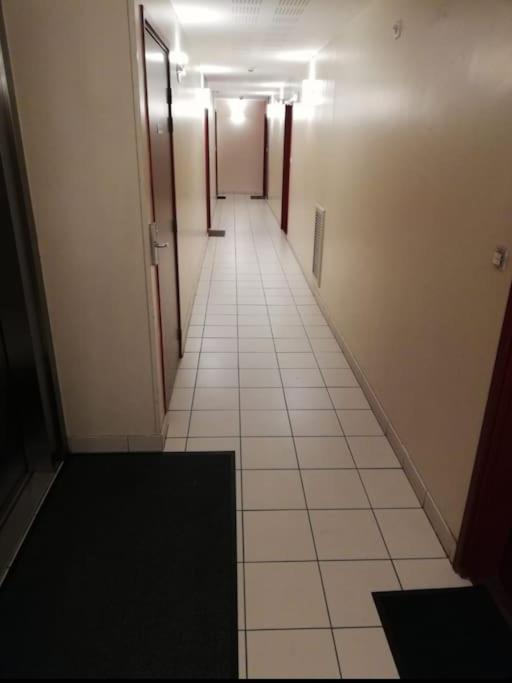Joli Appartement Avec Jardin Et 2 Parkings Prives Argenteuil Esterno foto